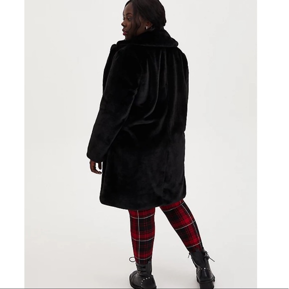 BLACK PLUSH FAUX FUR COAT - Picture 5 of 5